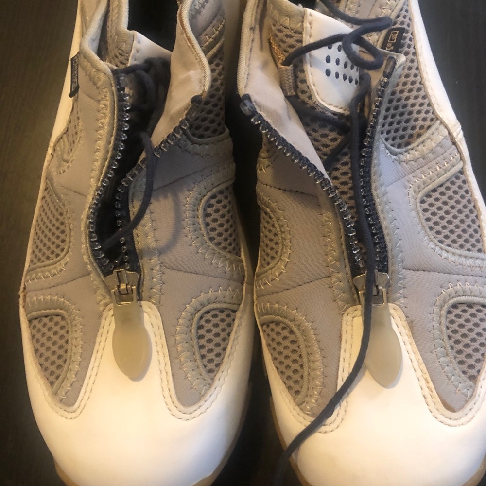 Women’s shoes